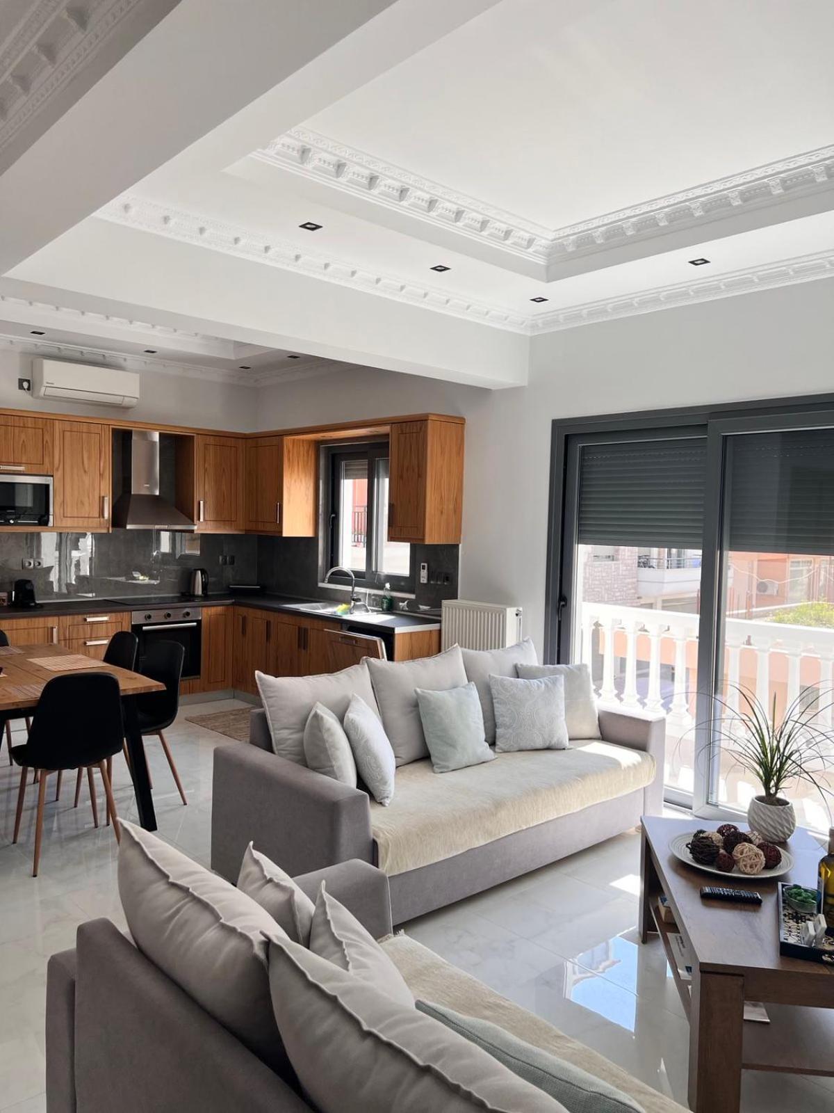 Kontis' Deluxe Furnished Apartment Loutráki Buitenkant foto